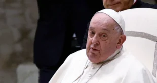 El papa Francisco pasa una noche estable, pero su estado sigue siendo crítico