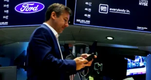 Wall Street se hunde tras propuesta de aranceles de Trump a vehículos importados
