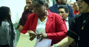 Editorial: No es pecado trabajar en la Asamblea, el pecado es ser botella