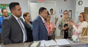 Director de la CSS inspecciona Hospital 24 de Diciembre y ordena ajustes en laboratorio