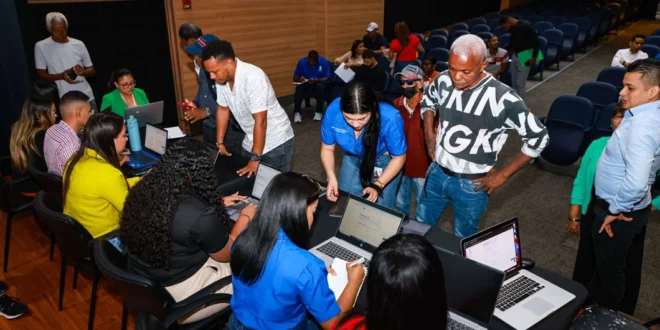 Alcaldía de Panamá Capacita a Ex "Biencuidaos" y les Abre Puertas al Empleo
