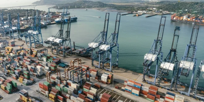 CK Hutchison Minimiza Impacto por Demora en Venta de Concesión Portuaria en Panamá