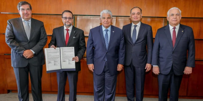 Lo Hace de Nuevo: Mulino logra el Retorno de Chiquita a Panamá