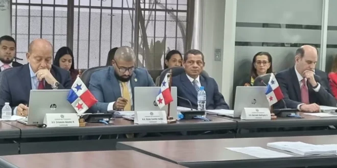 Ministro Chapman presenta presupuesto 2026: Prioridad en inversión social e infraestructura