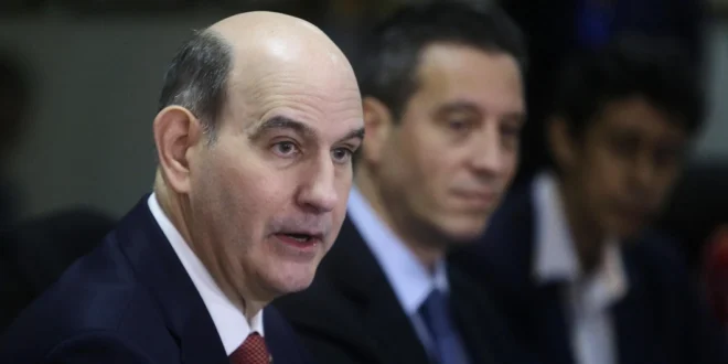 Ministro de Economía de Panamá Rechaza Aumentos Salariales y Jubilaciones Especiales en el Órgano Judicial