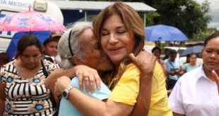 Primera Dama entrega sillas de ruedas y ayuda humanitaria a la población necesitada de Darién