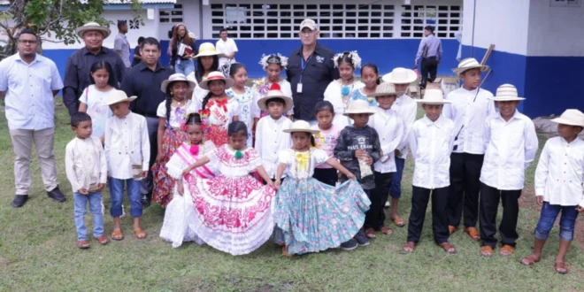 Programa "Mi Primera Luminaria" lleva energía solar a escuela rural de Coclé