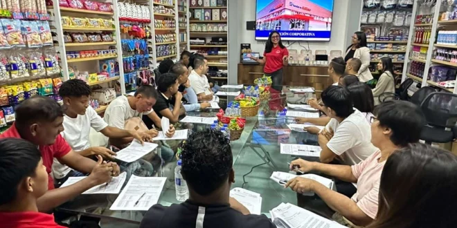 Empleo 2.0: 20 panameños firman contratos con Todo a Dólar