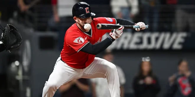 Jugador de Béisbol Sufre Impactante Pelotazo en la Cara a 160 km/h: David Fry Hospitalizado