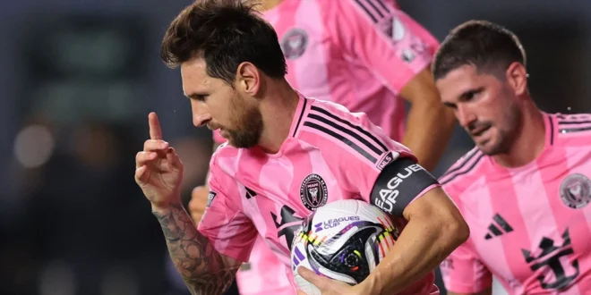 Messi supera a Cristiano Ronaldo en la carrera por ser el máximo goleador histórico tras su gol con el Inter Miami