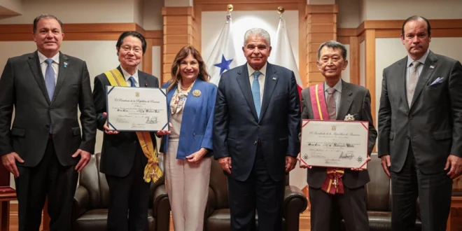 Presidente Mulino condecora a líderes japoneses por impulsar el sector marítimo panameño