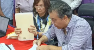Carlos Raúl Piad oficializa su candidatura para presidir el Partido Panameñista