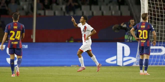 El FC Barcelona pelea de igual a igual, pero el PSG lo vence en el último suspiro