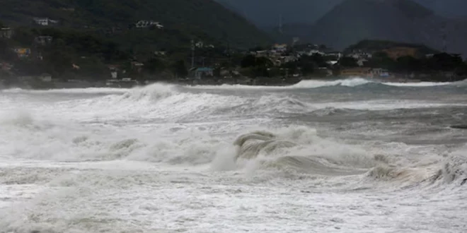 El Huracán Melissa Azota Jamaica como la Tormenta Más Poderosa en la Historia Registrada