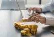 El oro rompe récords históricos al superar los USD 4.000 por onza en 2025