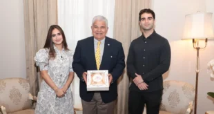 Jóvenes emprendedores presentan a Presidencia “El Pan de Mulino”