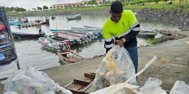 Más de una tonelada de desechos recolectados en jornada de limpieza en el Muelle Panamá