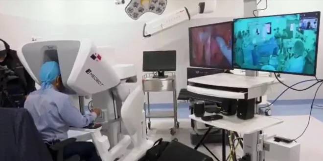 Panamá marca un hito médico con su primera telecirugía robótica en la Ciudad de la Salud