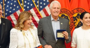 Primera Dama Maricel Cohen recibe las Llaves de la Ciudad de Mineola en honor a Panamá