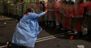 Tensión en Lima: Protesta antigubernamental deja un muerto y más de 100 heridos