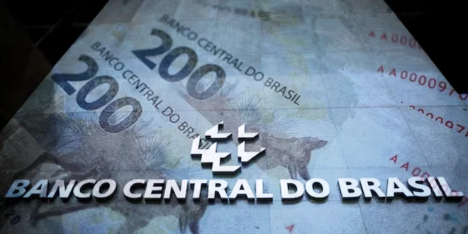 Banco Central de Brasil Mantiene Tasa de Interés en 15% en Medio de Presiones Gubernamentales