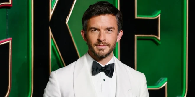 Jonathan Bailey, estrella de 'Wicked', nombrado el Hombre Más Sexy del Mundo 2025 por la revista People