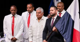 Presidente Mulino encabeza actos patrios en Colón en conmemoración del 5 de noviembre