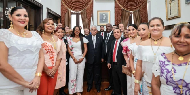 Presidente Mulino participa en Sesión Solemne por los 122 años de la Separación de Panamá de Colombia