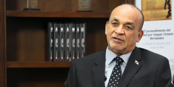 Diputado Alain Cedeño conversando sobre su futuro político en Panamá