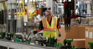 Duro revés para el empleo en EE.UU.: El sector privado pierde 32.000 puestos en noviembre, con servicios en contracción