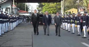 Presidente Mulino durante el homenaje póstumo al capitán Isaza Melo en la sede de la Policía Nacional