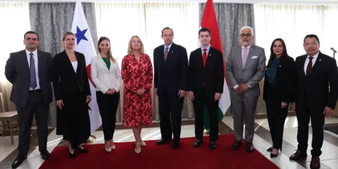 Panamá y Hungría Refuerzan lazos Educativos con 10 Becas Universitarias Anuales