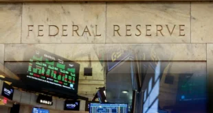 Wall Street Cae por Aumento en Rendimientos del Tesoro y Debilidad Manufacturera