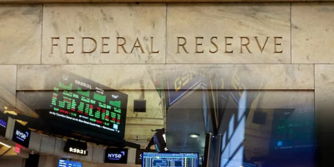 Wall Street Cae por Aumento en Rendimientos del Tesoro y Debilidad Manufacturera