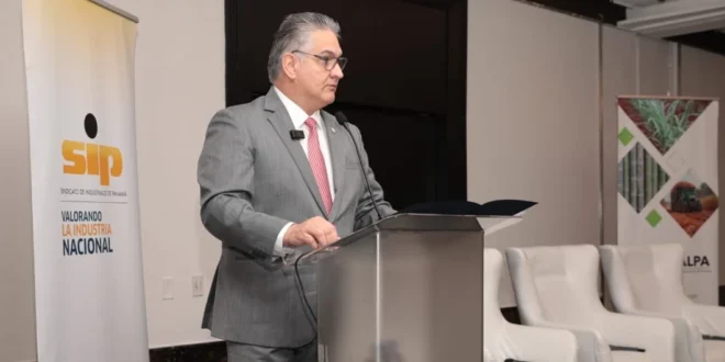 El ministro de la Presidencia Juan Carlos Orillac afirmó que la implementación del Proyecto del Bioetanol en Panamá representaría una importante inversión que dinamizaría la economía y generaría más de 10 mil empleos directos y 20 mil indirectos