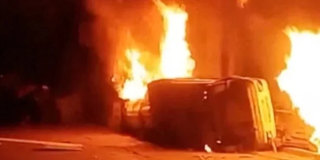 Caos en Irán: Fuego y consignas monárquicas marcan las protestas más feroces desde 2022