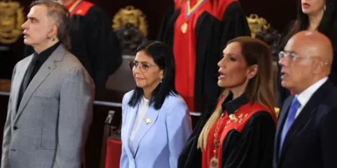 Delcy Rodríguez en el Tribunal Supremo de Justicia anunciando la ley de amnistía.