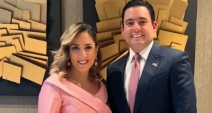 Julieta Spiegel de Carrizo junto a Gaby Carrizo