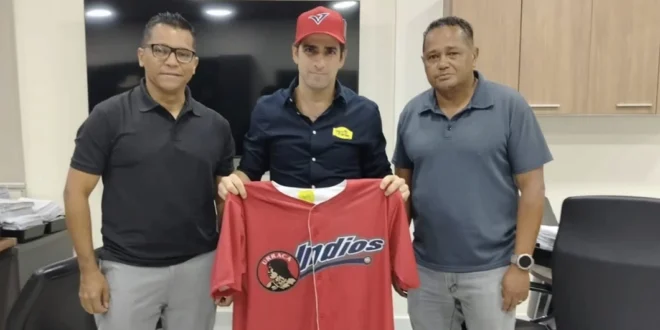 INDIOS de Veraguas recibe patrocinio de Super Carnes; entrega David Virzi