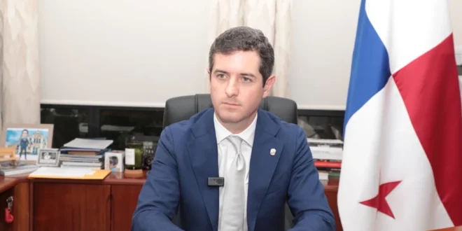 Viceministro de Comercio Exterior, Carlos Hoyos, declarando acerca de la invitación extendida por Estados Unidos a Panamá