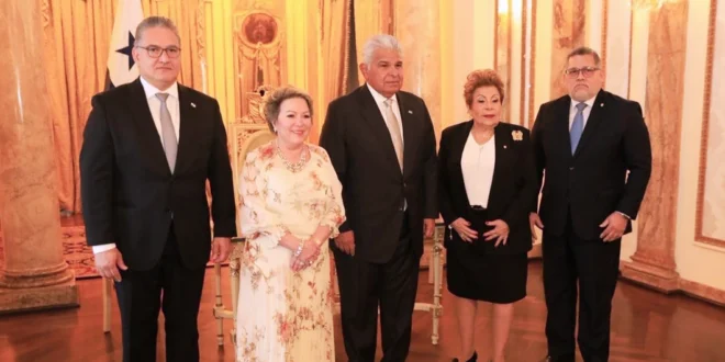 Justicia panameña se renueva: Agurto y Villalobos asumen como magistrados de la Corte Suprema