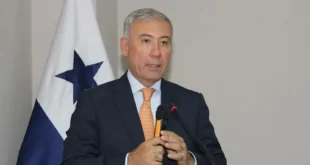 Magistrado Olmedo Arrocha informando sobre la reforma del Código Procesal Civil en Panamá