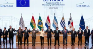 Representantes Mercosur durante la firma del tratado comercial con la Unión Europea.