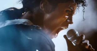 Jaafar Jackson interpretando a Michael Jackson en una escena de la película biográfica Michael.