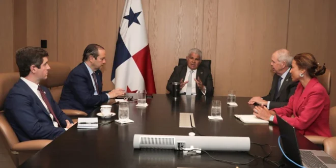 Presidente Mulino en reunión con embajadores panameños para discutir la situación de Venezuela