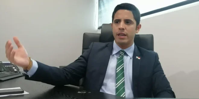 El diputado José Pérez Barboni en su despacho en la Asamblea Nacional