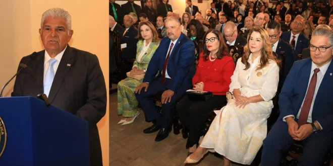 Presidente Mulino durante el lanzamiento del Bicentenario del Congreso Anfictiónico en el Salón Bolívar