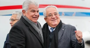 El Presidente Mulino durante su llegada al Foro Económico Mundial en Davos para reuniones bilaterales de alto nivel.