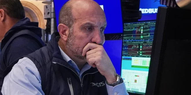 Wall Street se estabiliza mientras las empresas de defensa repuntan ante el plan militar de Trump