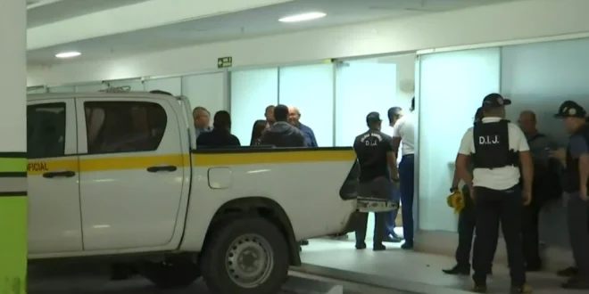 Operativo del Ministerio Público y la DIJ en oficinas de Panama Ports Company en Albrook